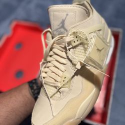 Off White Sail 13.5W - 12 Men