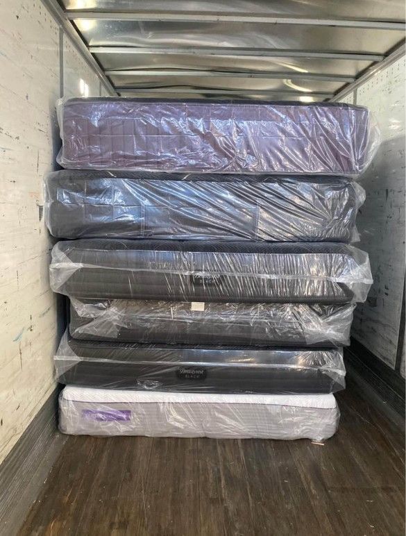 Kings, Queens & Fulls β Best Mattress Deals Available!