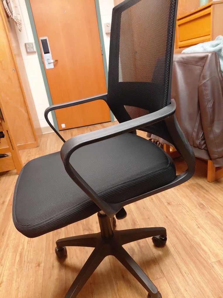 Office Chair โ Good Condition โ $25