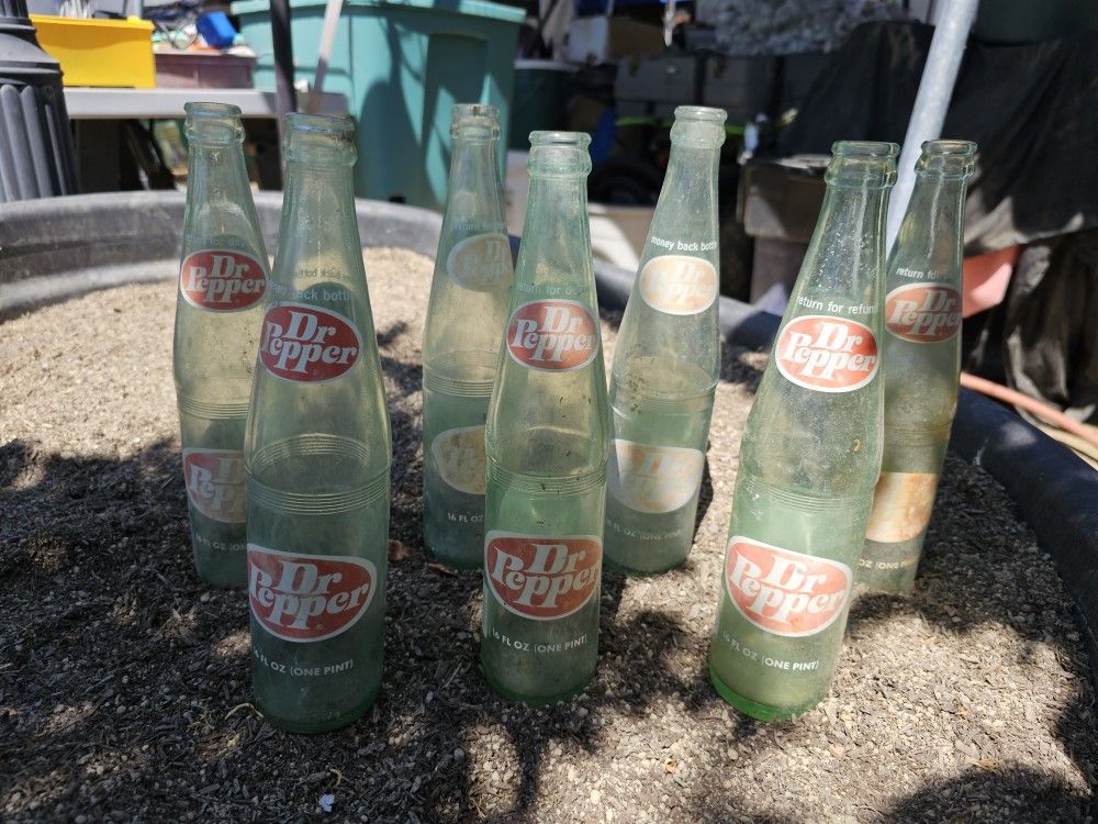 Vintage 1970s 16 oz Dr Pepper Glass Bottle