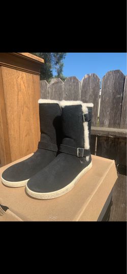 Ugg boots for kids size 2
