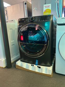 GE Front Load Washer with Self Dispense!