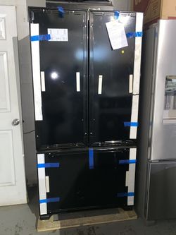 Brand new KitchenAid 21.9cft. Counter depth Panel ready french doors refrigerator with manufacturer warranty!