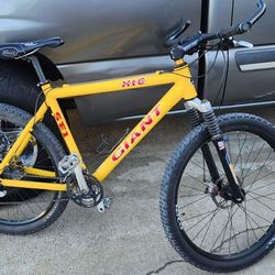 Giant Xtc Se1 Mountain Bike for Sale in Salinas CA OfferUp