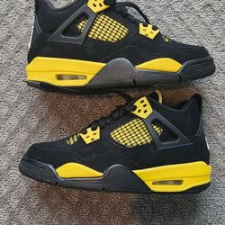 Nike Air Jordan 4 Retro Thunder Size 4 Youth