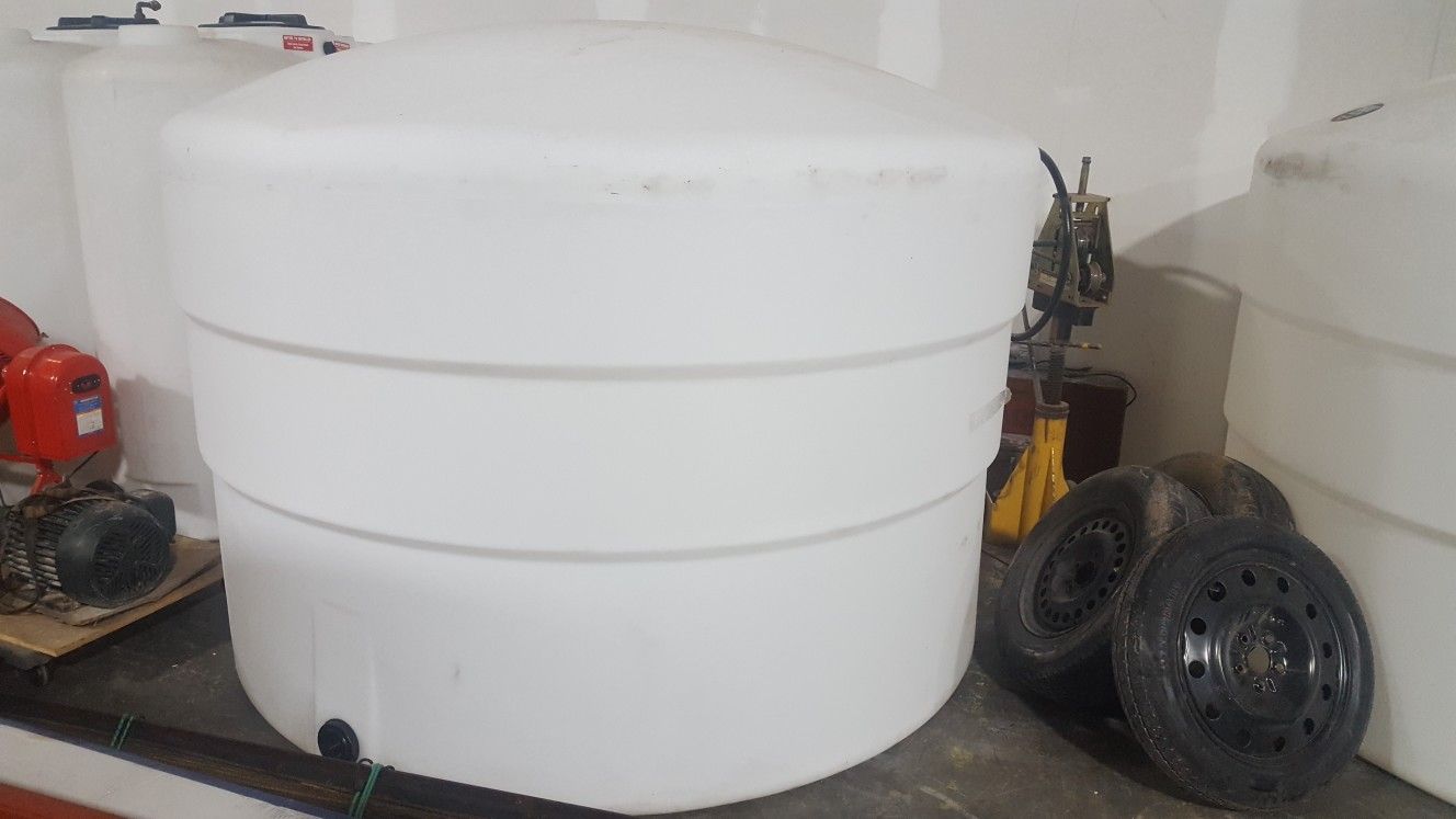1500 GALLON LIQUID STORAGE TANKS BRAND NEW WATER STORAGE TANK