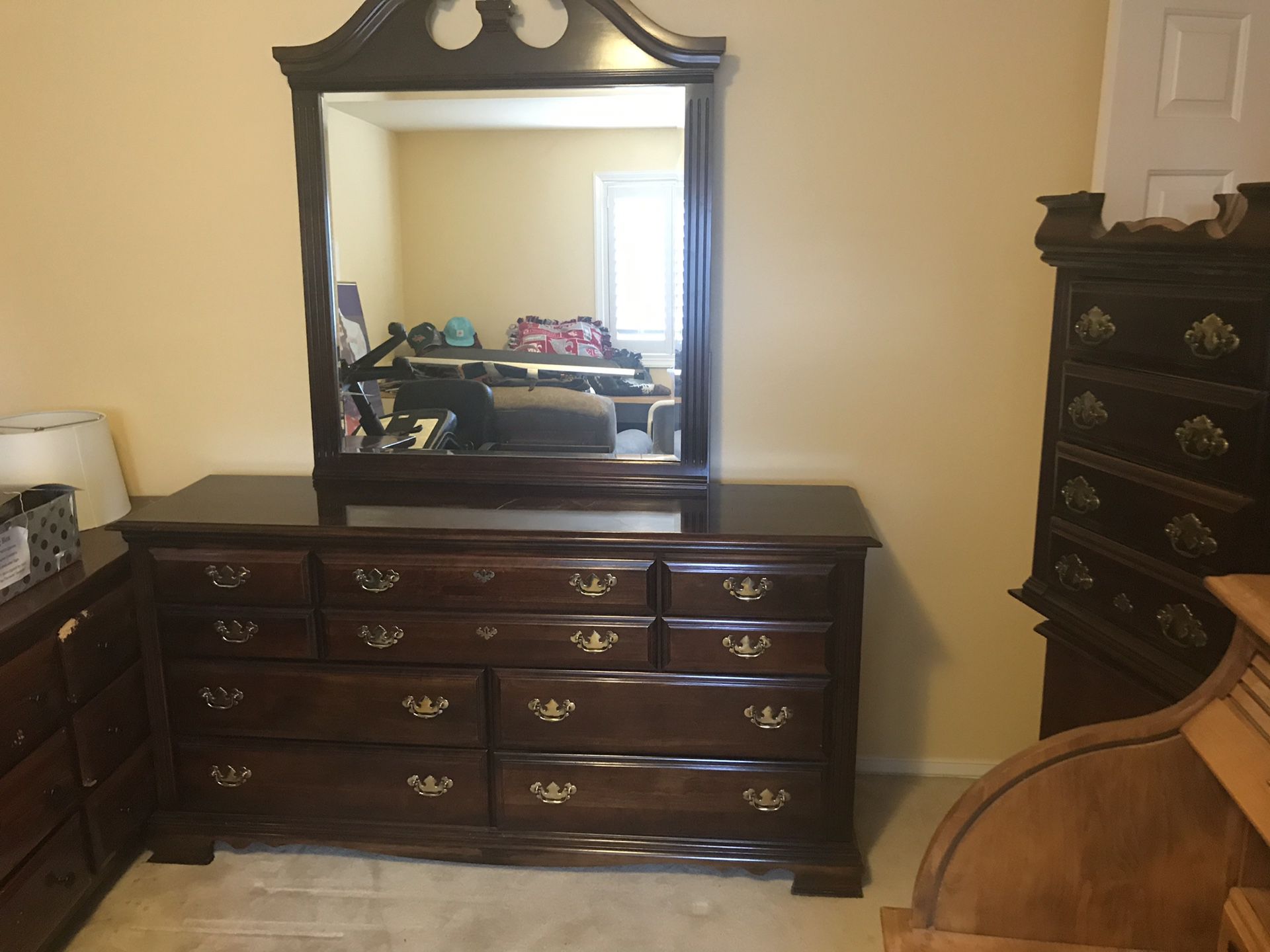 Gently Used Vanity Dresser w/ Mirror