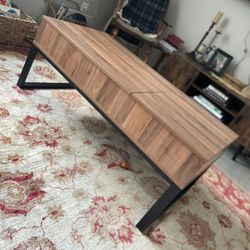 Wood Lift Top Coffee Table