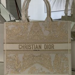Beautiful 👜 Handbag 🤩