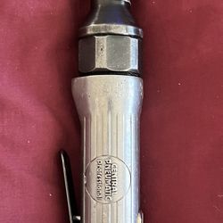 Central Pneumatic 3/8" Professional Air Ratchet Wrench.