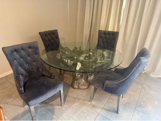 Round Dining table