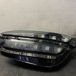 2022-2023 GENESIS GV 70 LEFT HEADLIGHT PARTS ONLY MICKY