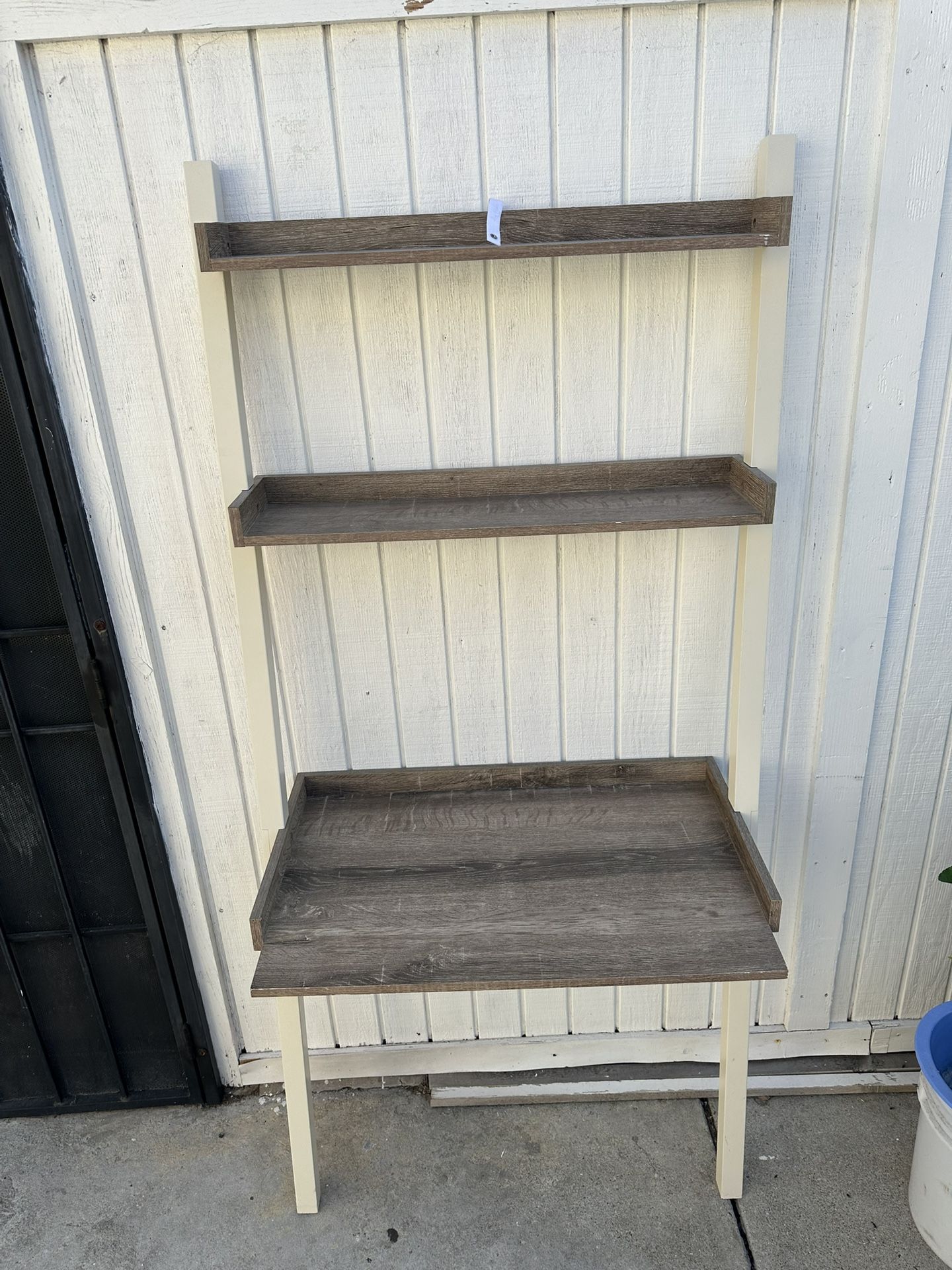 Better Homes and Garden Leaning Desk