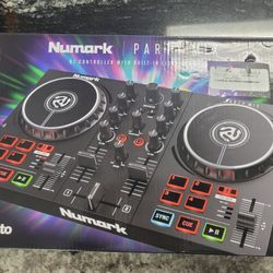 Numark DJ Controller 