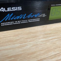 Alesis MIDIVERB 4 Dual-Channel Digital Parallel Processor