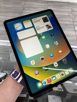 Like new iPad Air, 2024, unlocked cash or $10 down