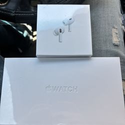 Apple Watch Ultra 2 49 mm  Titanium Starlight/beige. Apple Air Pod Pro 2nd Gen (Brand New)