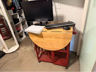 Compact Kitchen table with stools