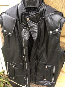 Mens new vest.large
