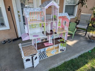 Big Doll House