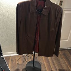 Beautiful brown leather 100% leather petite medium size