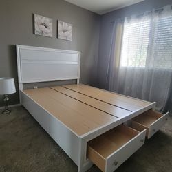 QUEEN PLATFORM BED FRAME WITH TWO DRAWERS BRAND NEW IN THE BOX 