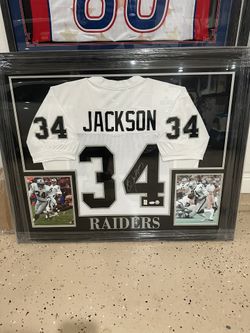 Raiders Bo Jackson framed autographed Jersey 