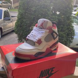 Jordan 4S Fire Red Size 7.5