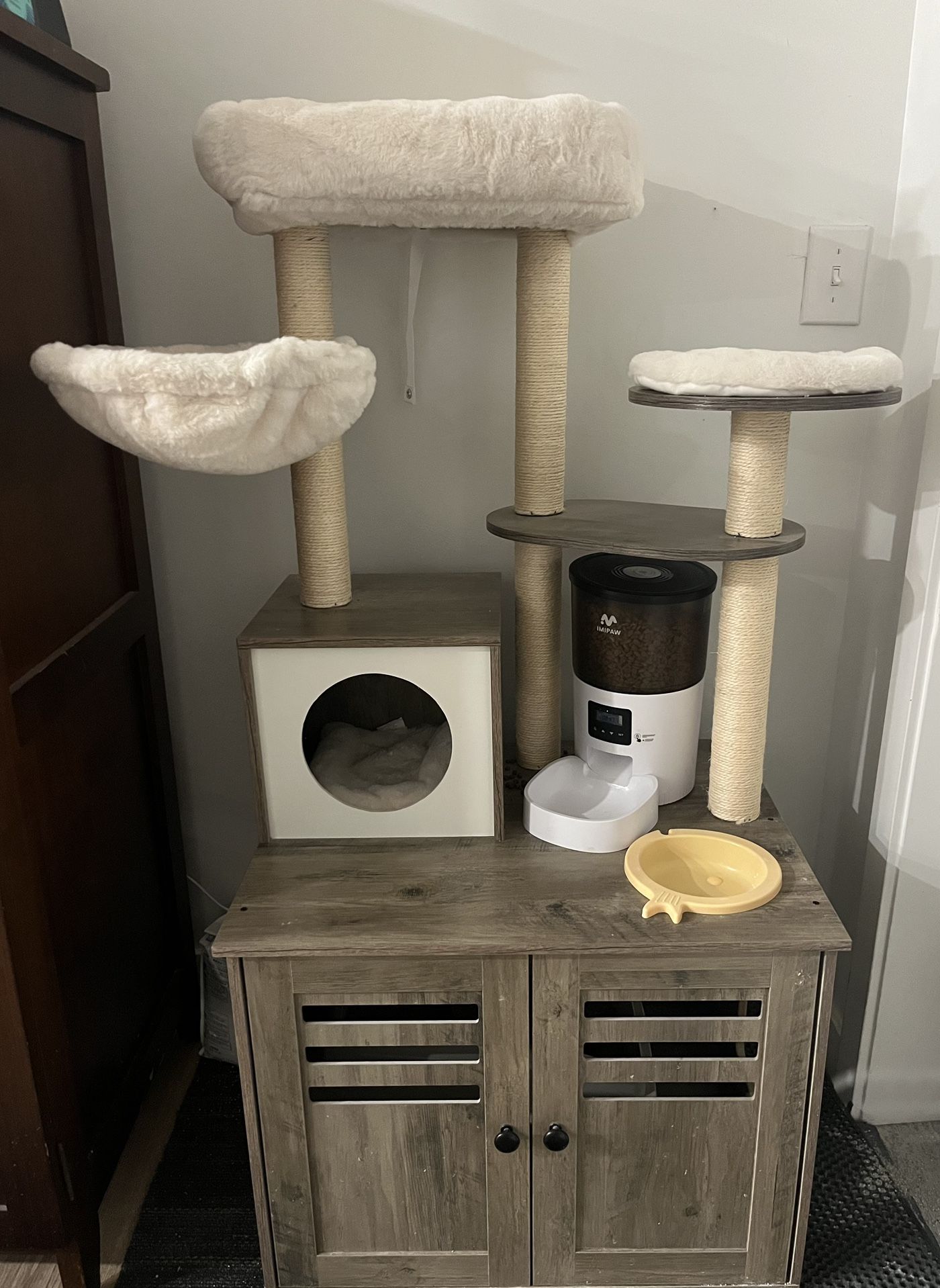 NEW CAT TOWER FURNITURE 