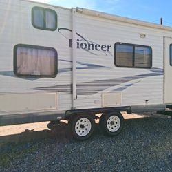 06 Pioneer Trailer 23ft