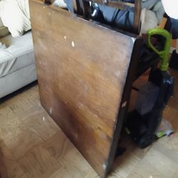 Mesa Con 4 Sillas Buena Barata $35 Dlls 