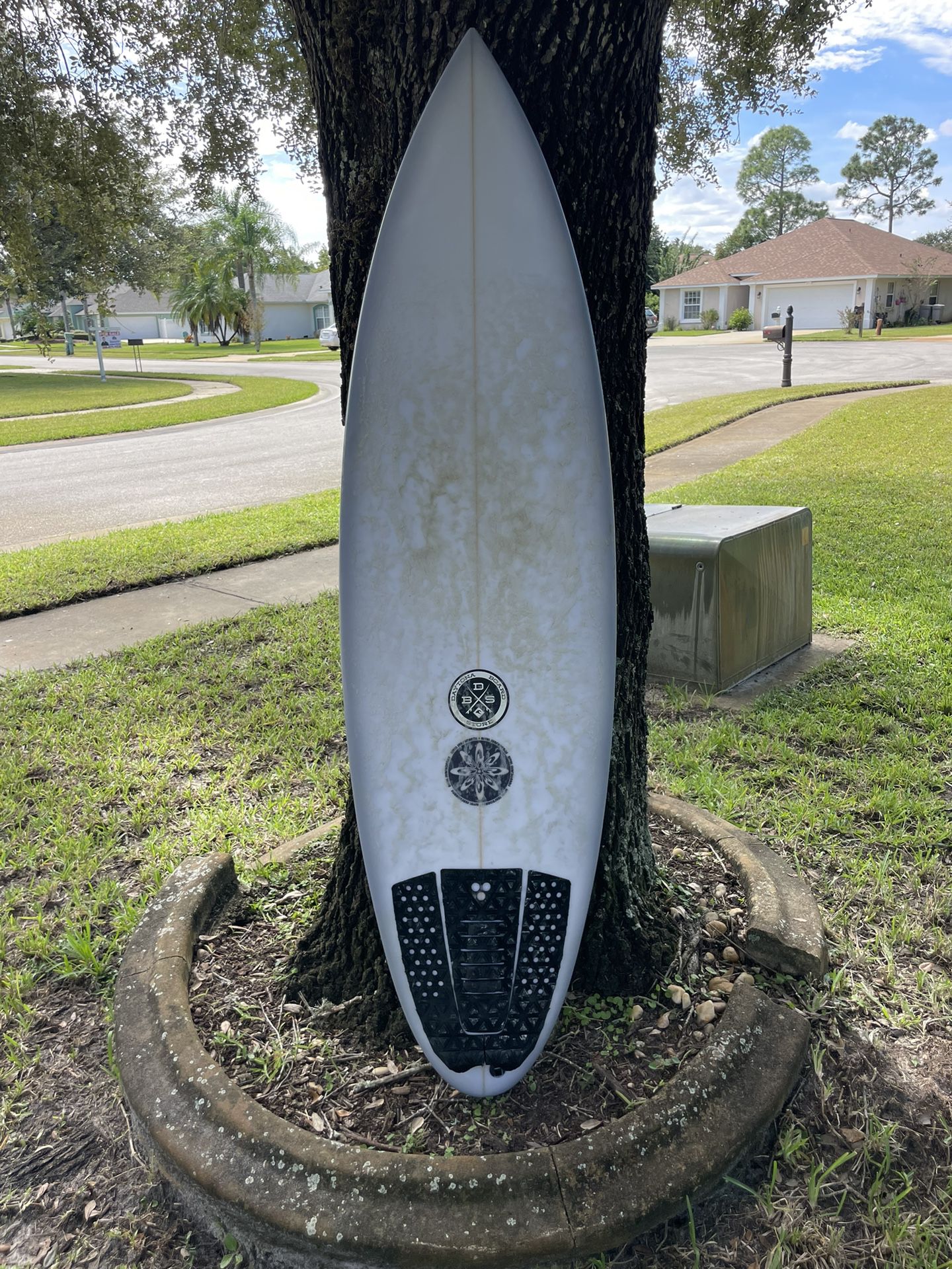 Surfboard 5’7 RIVAL