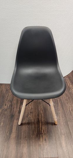 Moving sale “12 Modern Black Chairs – Classroom/Office Set – Fast Sale”
