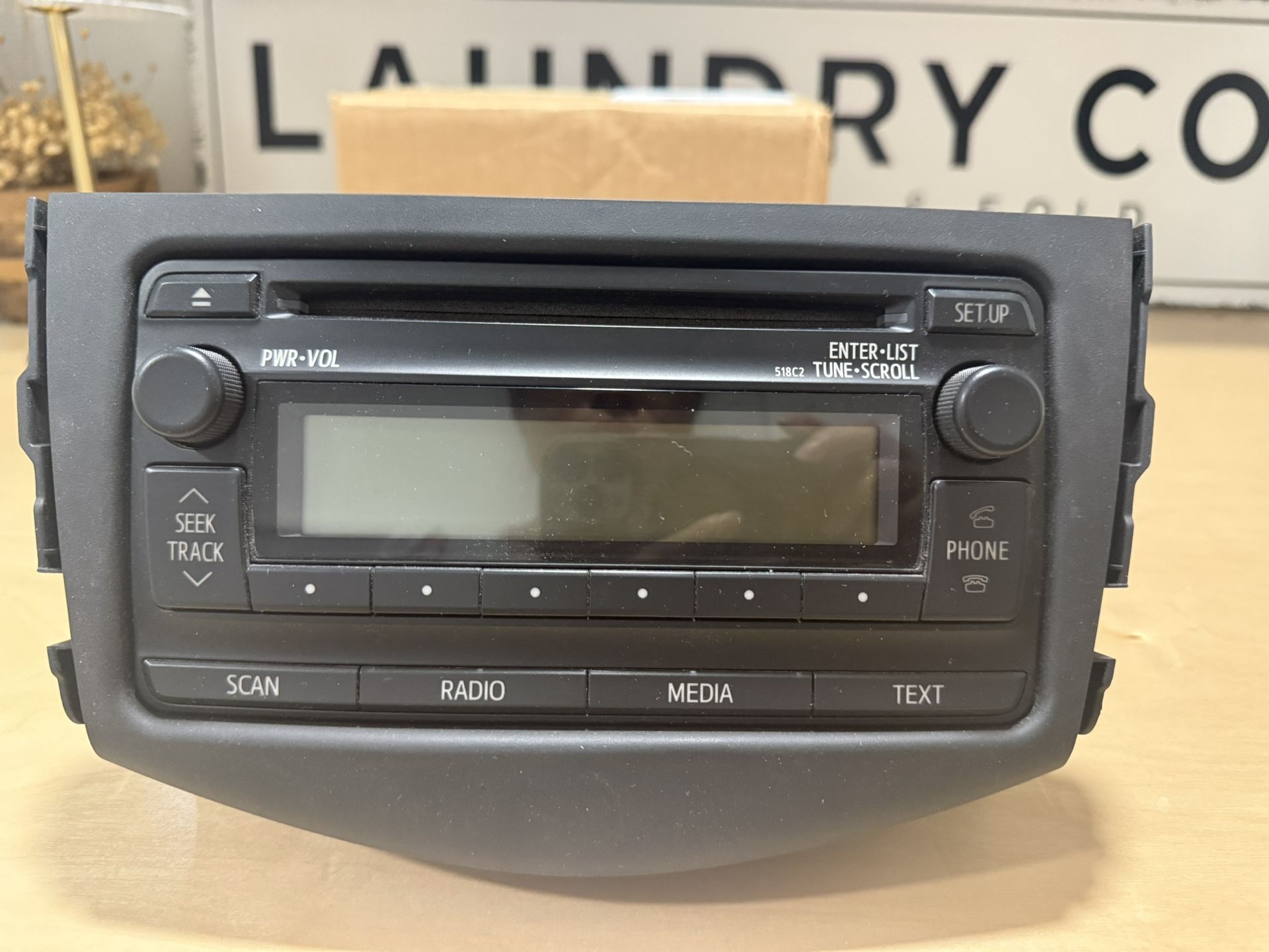 Original 2006-2012 TOYOTA RAV4 AUDIO EQUIPMENT RECEIVER WITH CD OEM D