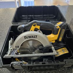 DeWalt 6 1/2" Circular Saw (DCS391)