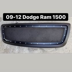 2009 To 2012 Dodge Ram Black Mesh Grille With Rivets Grill Parrilla Negra Con Remache 