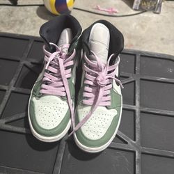 Nike Air Jordan 1 Mid – Size 10 (Green/White)