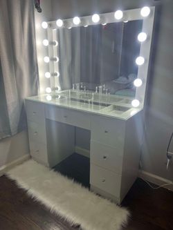 🔥Brand New Vanity! Comes With 14 Light Bulbs