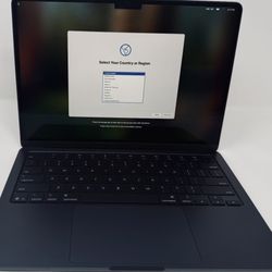 MacBook Air M4 16GB 512GB – Like New (2025) 