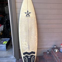 Ezera Surfboard 6’4”