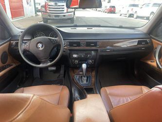 2009 BMW 3 Series Thumbnail