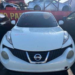 NISSAN JUKE 2012 - For Parts / Solamente Por Partes 