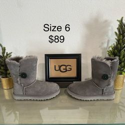 ‼️🚨 Sale NEW: Women’s UGG Size 6 🚨‼️