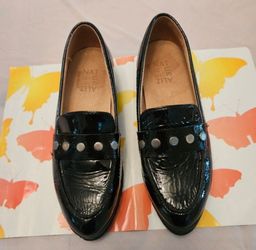 Naturalizer Black Patent Studed Penny Loafers NWOT Size 6