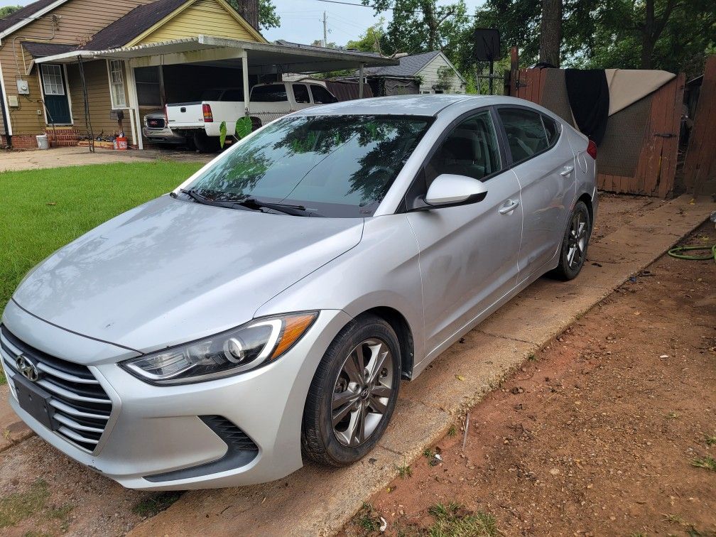 2018 Hyundai Elantra
