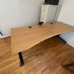 Premium Uplift V2 Standing Desk - Bamboo Curve