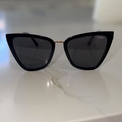 QUAY BLACK SUNGLASSES
