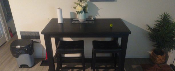 Dinner table set