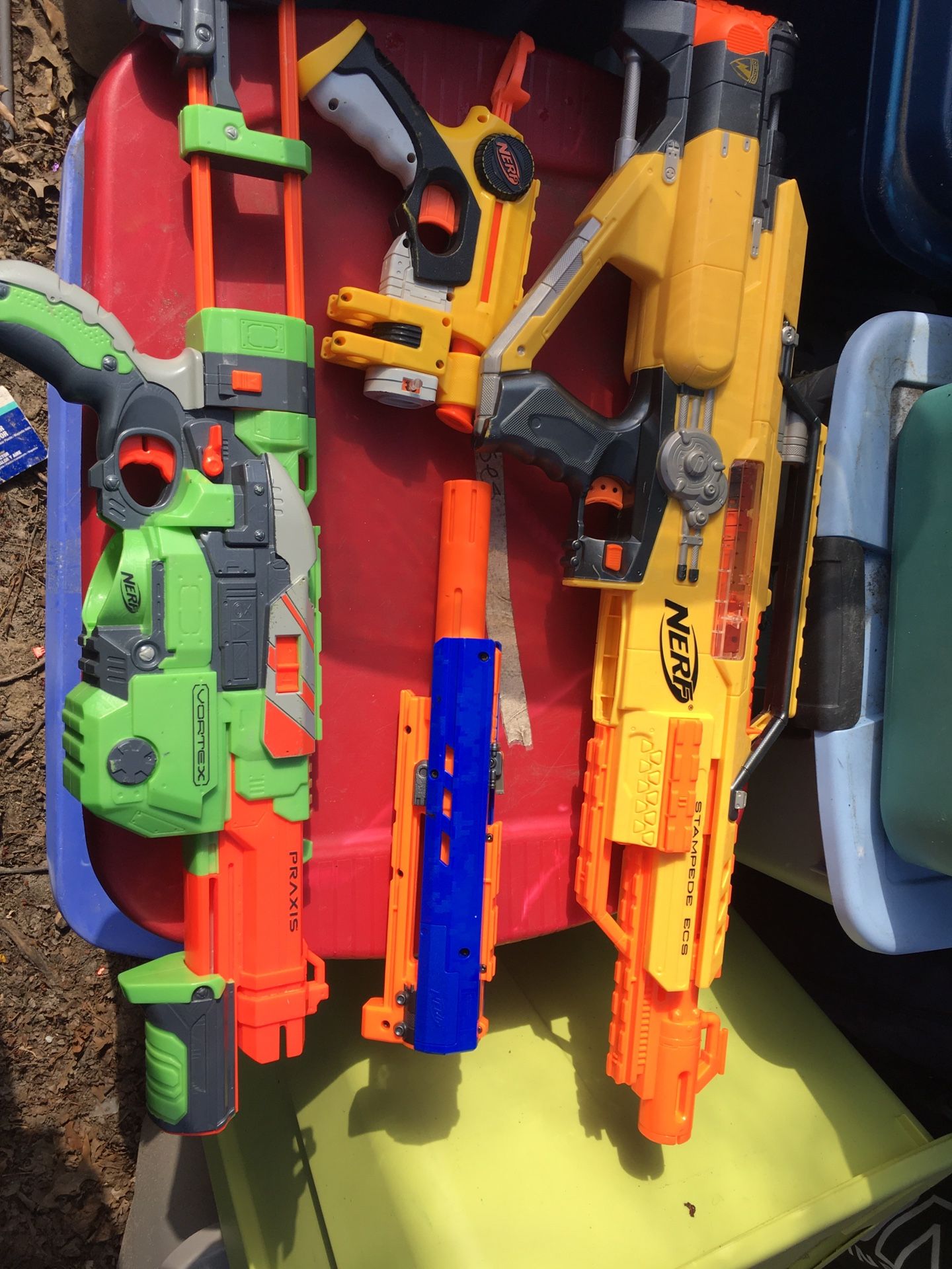 Lnew Soft Nerf guns with clips and ammo everything goes for $80 firm check out pinchers