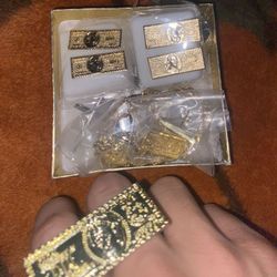 gold jewelry 